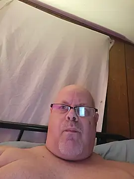 ArmoredLip13 live cam on StripChat