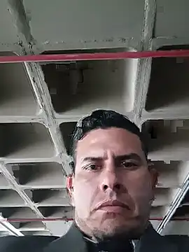 tonytroyano live cam on StripChat