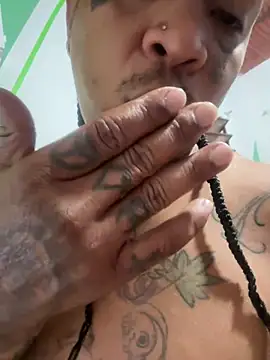 Viper_18 live cam on StripChat
