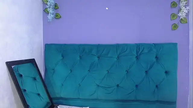 Alison_Dacaria live cam on StripChat