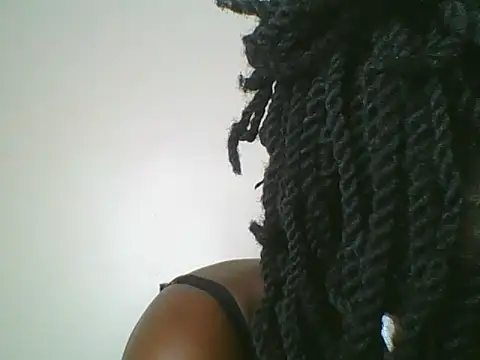 Cutiejuicy1 live cam on StripChat