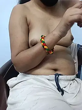Ruhi_07 live cam on StripChat