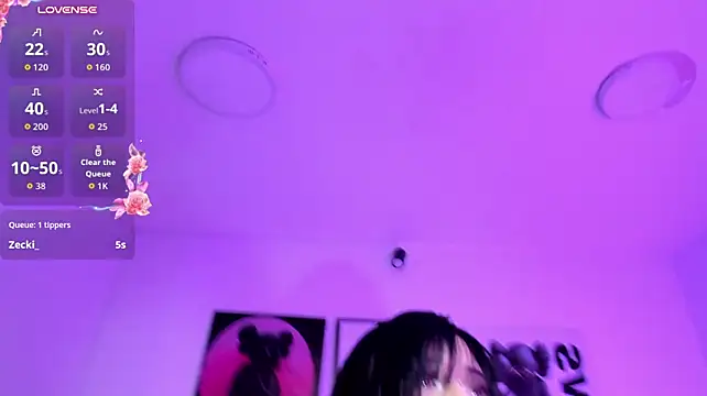 Kat_VonDe live cam on StripChat