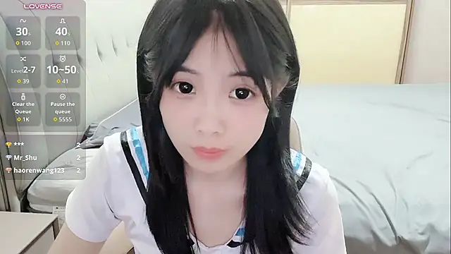 --yo-yo-- live cam on StripChat