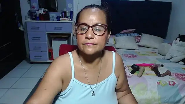 pervert_mommy_ live cam on StripChat
