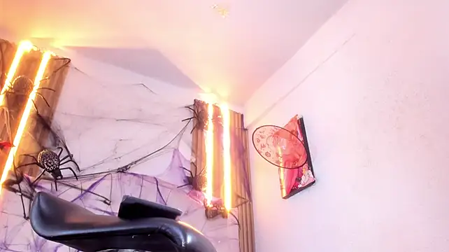 Modella: Alexa_Bravva