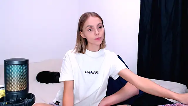 juliaanddima (G young) - show tits