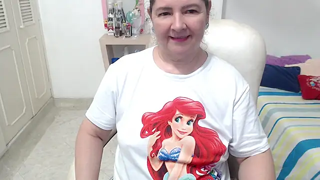 leonela_69 (F mature) - mommy is horny come play with me