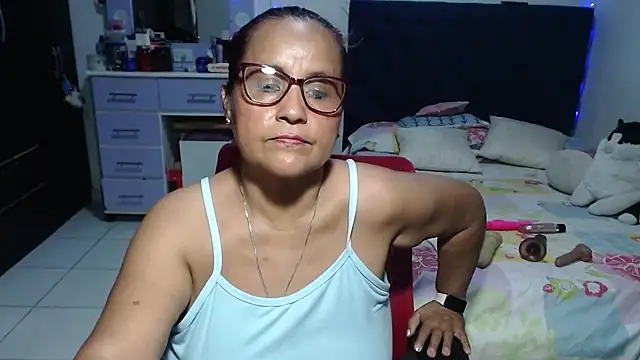 pervert_mommy_ (F mature) - let me know how much you want me