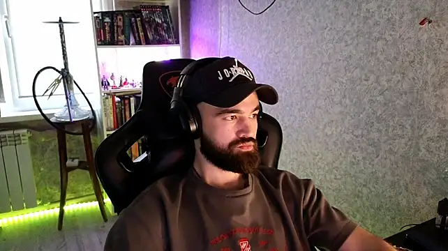 _Serious_Man webcam