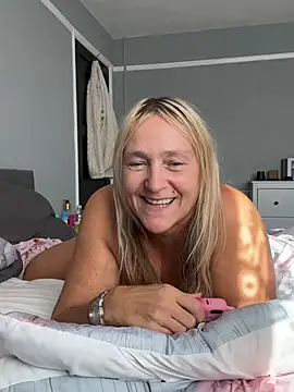 Blondnboujee53