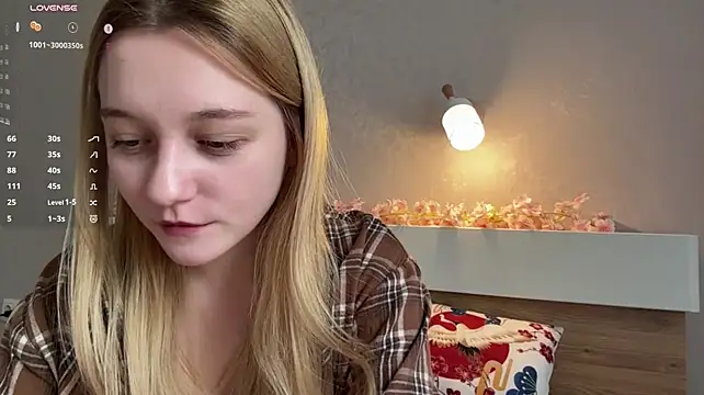 DiaThornley live cam on StripChat