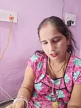 reema05 (F young) - Dildo in anal pamp