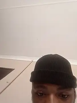 HandsomeBoy990 webcam