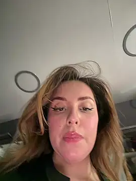 Alirawrz live cam