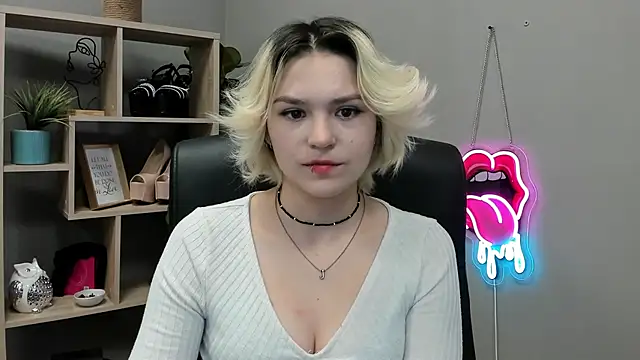 SweetLilyxo live cam on StripChat