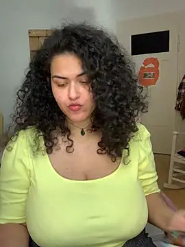Curvydesifromgermany
