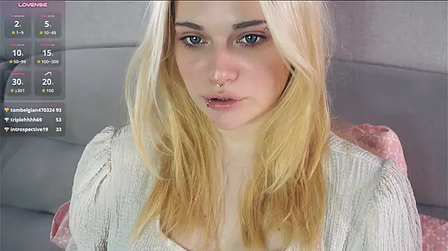 kaleymahunik (F young) - let's lick and bite my finger