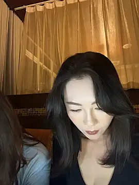 eva10069 (F milf) - 棋牌茶馆偷玩儿刺激，全裸1分钟