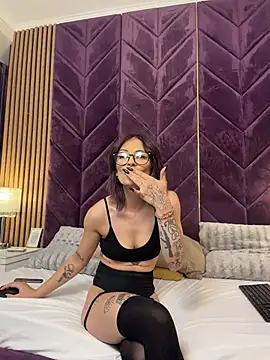 jadevesper (F young) - 🎃Naughty tease🎃