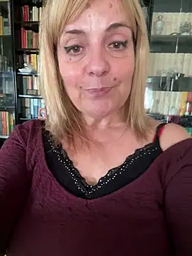 ElySun_ live cam on StripChat