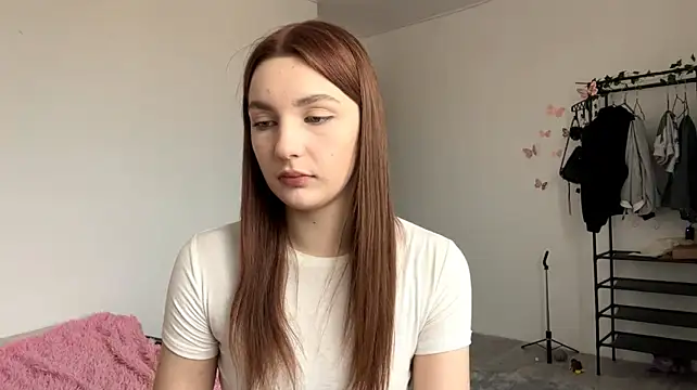 JuleCawood live cam on StripChat