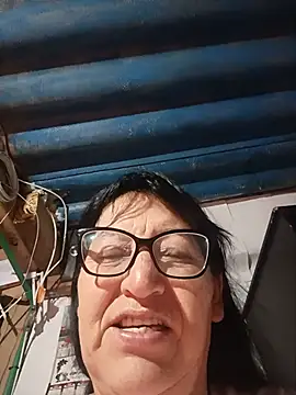 clarita_01 live cam on StripChat