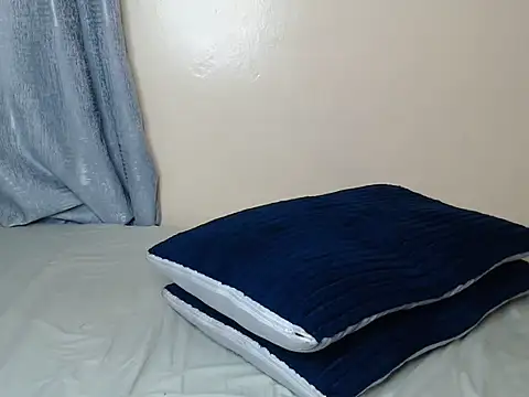 salliee_ live cam on StripChat