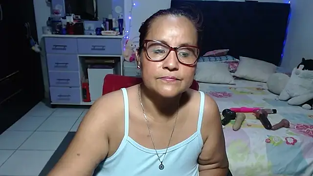 pervert_mommy_ live cam on StripChat