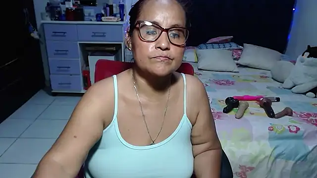 pervert_mommy_ live cam on StripChat
