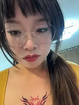 xianyu-ss (F young) - 户外假鸡巴抽插
