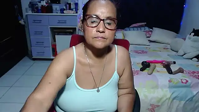pervert_mommy_ live cam on StripChat