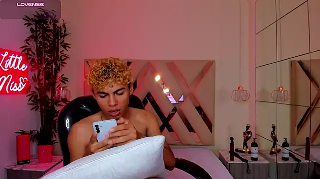 Anyelo_Twink