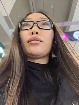 trytomakememoam live cam on StripChat