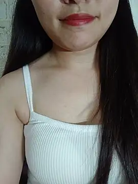 Cherry-squirtt live cam on StripChat