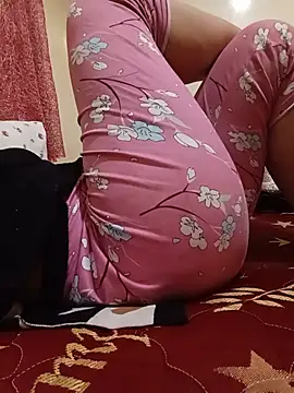 Farah-_nono live cam on StripChat