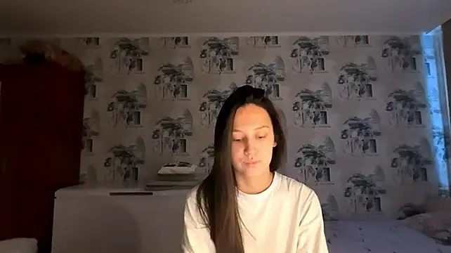 MarinaTuray live cam on StripChat
