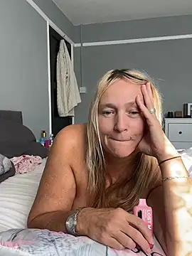 blondnboujee53