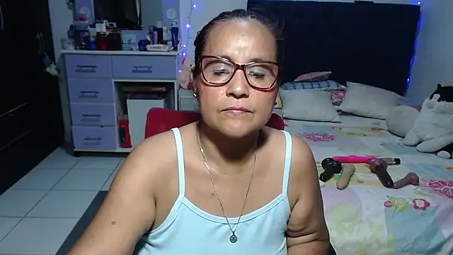 pervert_mommy_ live cam on StripChat