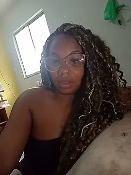 Prettahvitoria20 live cam on StripChat