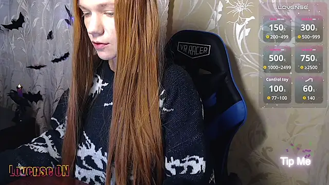 Charm-Doll live cam on StripChat