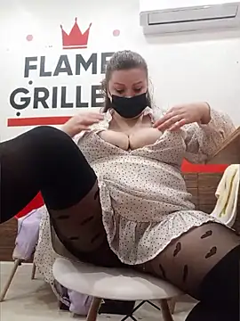 Sassy_Pants live cam on StripChat