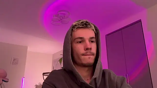 Jeremy1Scott live cam on StripChat