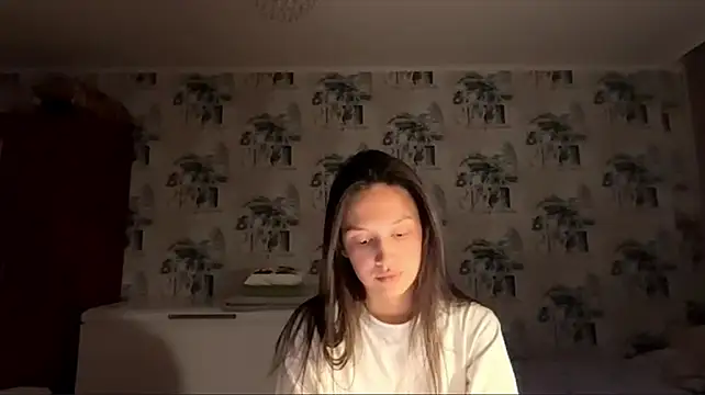 MarinaTuray live cam on StripChat