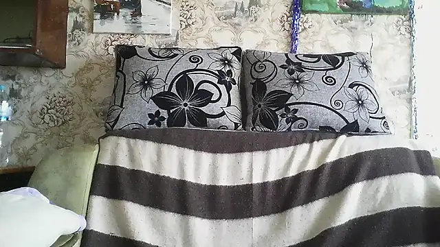 Alicia_love00 live cam on StripChat