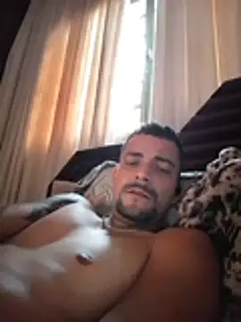 fereira2205 live cam on StripChat