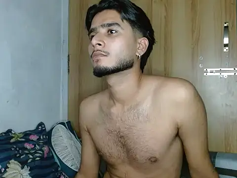 CoralN live cam on StripChat