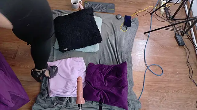 emma_sexxy live cam on StripChat