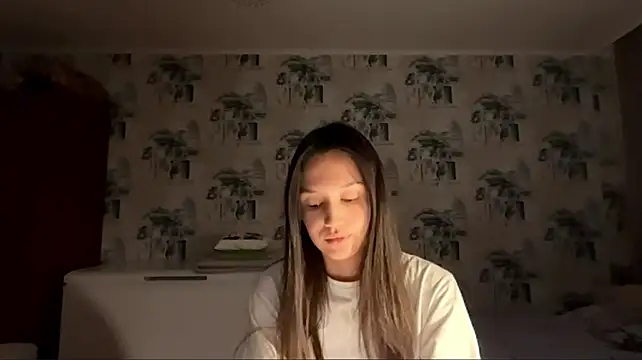 MarinaTuray live cam on StripChat