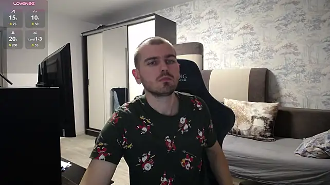 SerzhKorol1 live cam on StripChat